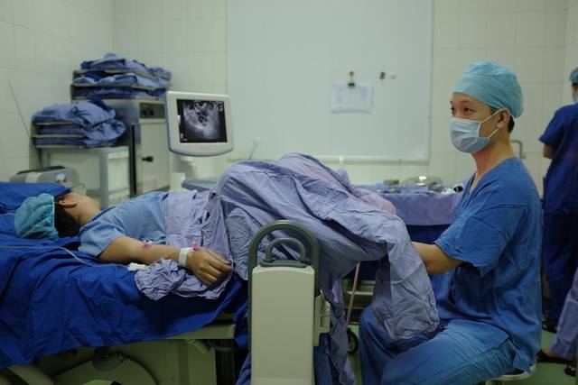 Suy tuyến yên có thể “đánh cắp” cơ hội làm cha mẹ